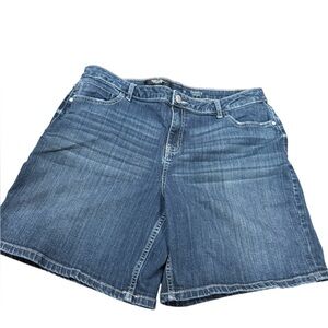 Simply Vera Vera Wang Denim Blue Shorts Size 16 Mid Rise
